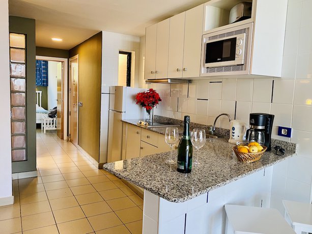 Imagen de la habitación del Apartamentos Gran Amadores. Foto 6