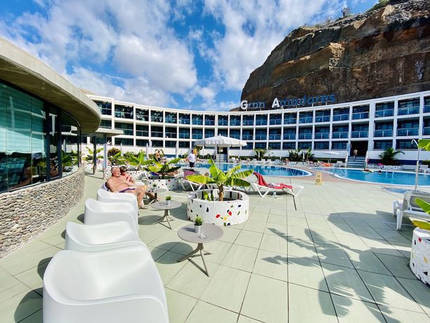 Imagen de los exteriores del Apartamentos Gran Amadores. Foto 15