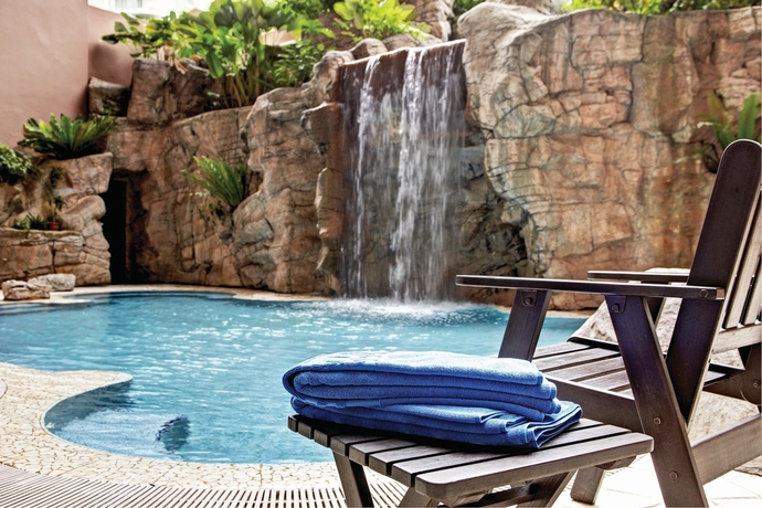 Imagen de la piscina del Apartamentos Great World Serviced Apartments. Foto 14