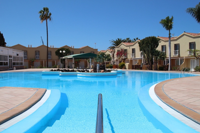 Imagen de la piscina del Apartamentos Green Oasis Club. Foto 12