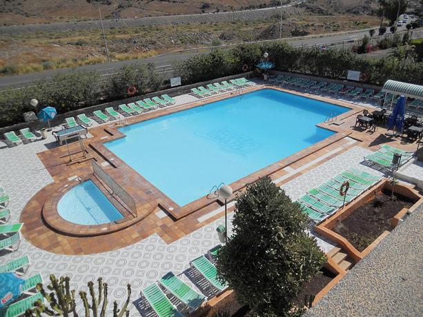 Imagen de la piscina del Apartamentos Green Park, Playa del Inglés. Foto 15