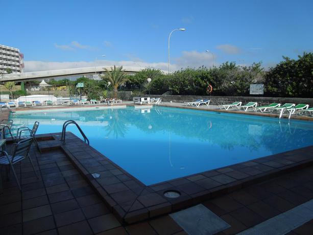Imagen de la piscina del Apartamentos Green Park, Playa del Inglés. Foto 16