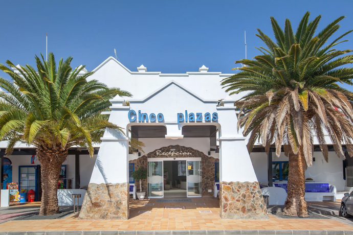 Imagen de los exteriores del Apartamentos Grupotel Cinco Plazas. Foto 8