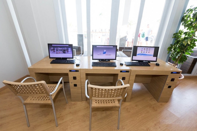 Imagen general del Apartamentos Grupotel Flamingo Beach. Foto 11