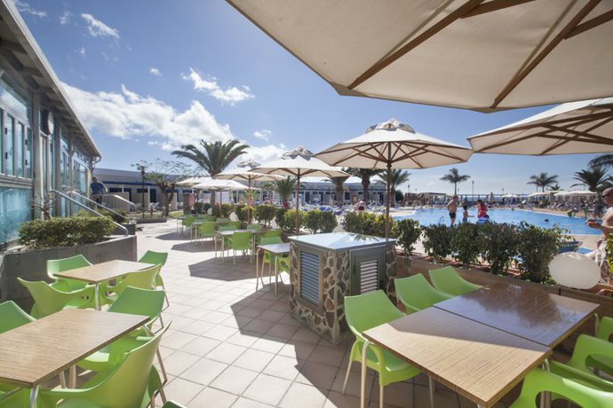 Imagen del bar/restaurante del Apartamentos Grupotel Playa Feliz. Foto 2