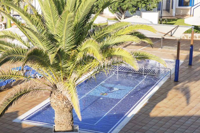 Imagen de los interiores del Apartamentos Grupotel Playa Feliz. Foto 12