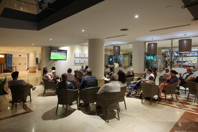 Imagen de los interiores del Apartamentos Grupotel Tres Vidas. Foto 30