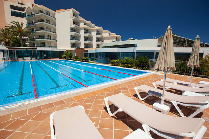 Imagen de la piscina del Apartamentos Grupotel Tres Vidas. Foto 42