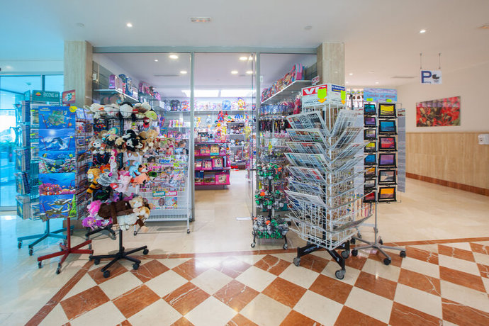 Imagen de los interiores del Apartamentos Grupotel Tres Vidas. Foto 33