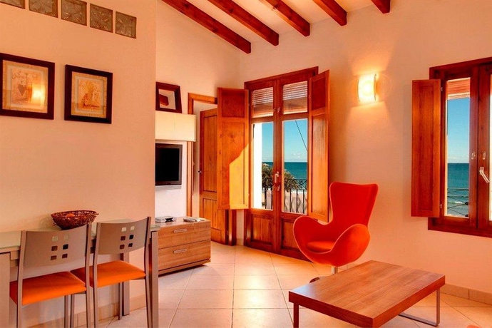 Imagen de los interiores del Apartamentos HappyVila. Foto 11