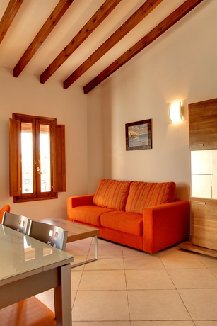 Imagen de los interiores del Apartamentos HappyVila. Foto 12