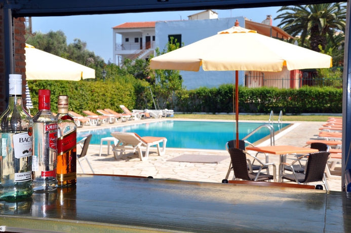 Imagen de la piscina del Apartamentos Hill House, Corfu. Foto 13