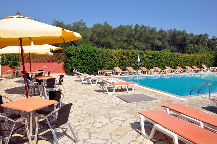 Imagen de la piscina del Apartamentos Hill House, Corfu. Foto 15