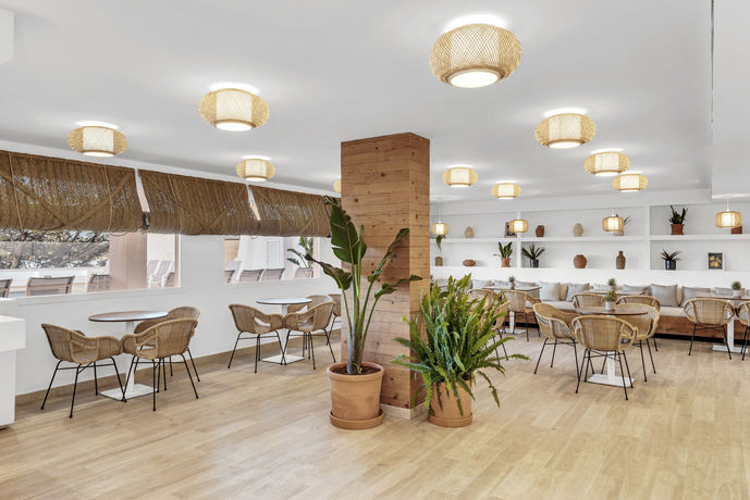 Imagen de los interiores del Apartamentos Hotel Hsm S&aacute;ndalo Beach. Foto 11