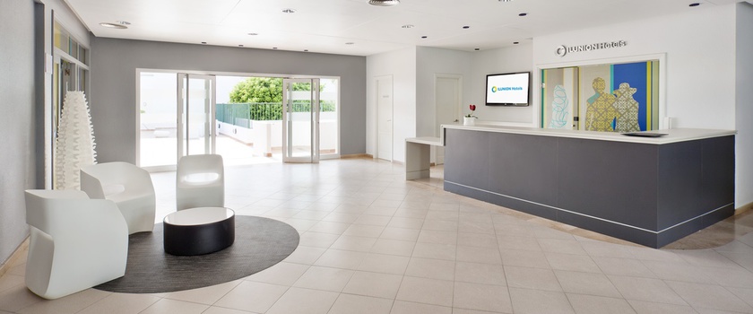 Imagen general del Apartamentos Hotel Ilunion Menorca. Foto 7