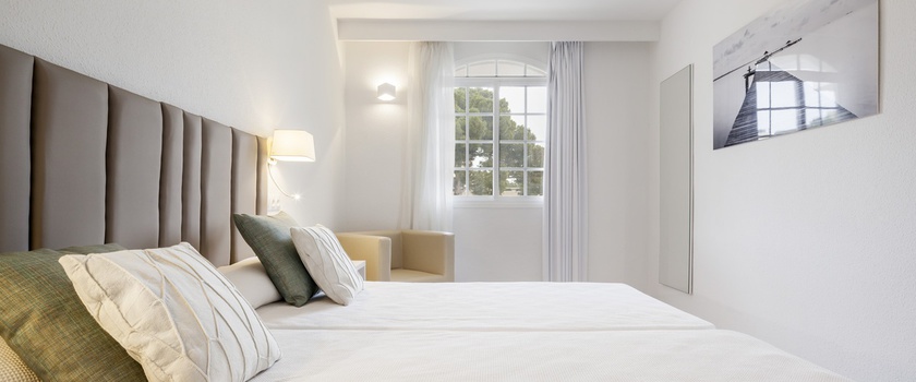 Imagen general del Apartamentos Hotel Ilunion Menorca. Foto 11