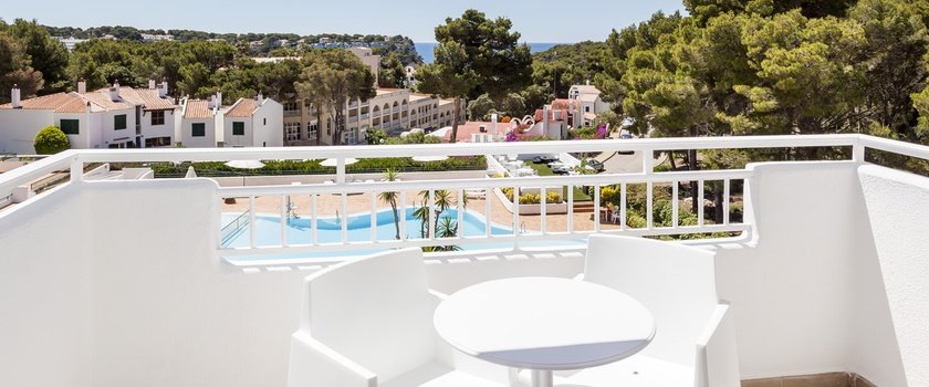 Imagen general del Apartamentos Hotel Ilunion Menorca. Foto 12