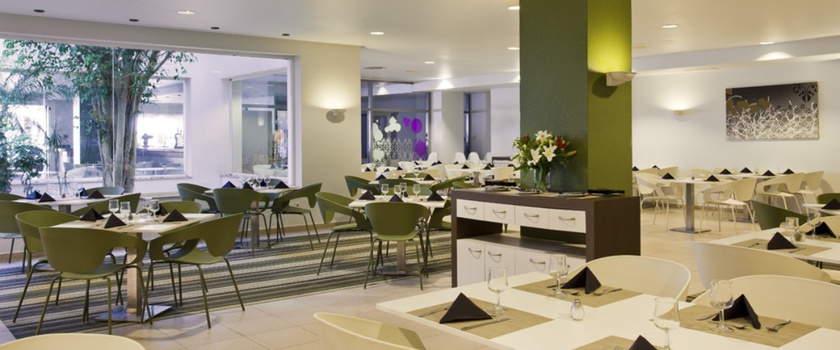 Imagen general del Apartamentos Hotel Ilunion Menorca. Foto 13