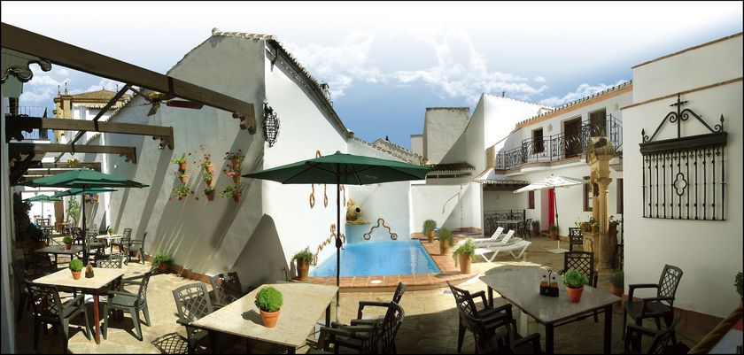 Imagen de los exteriores del Apartamentos Hotel La Ciudad. Foto 6