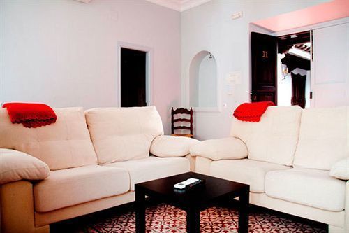 Imagen de los interiores del Apartamentos Hotel La Ciudad. Foto 9