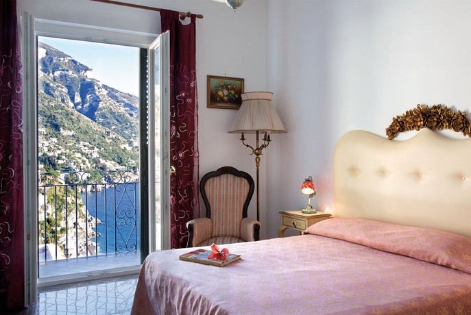 Imagen de la habitación del Apartamentos Hotel Reginella Positano. Foto 5