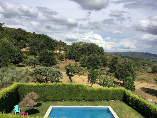Imagen de la piscina del Apartamentos Hotel Rural y Apartamentos Los Trobos. Foto 19