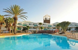 Imagen de la piscina del Apartamentos Hotetur Playa Lanzarote. Foto 10