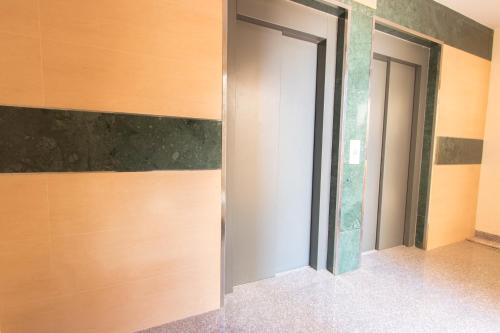 Imagen de los interiores del Apartamentos III Carlos III. Foto 18