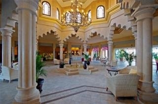 Imagen de los interiores del Apartamentos Iberostar Isla Canela Park. Foto 4