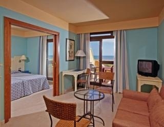 Imagen de la habitación del Apartamentos Iberostar Isla Canela Park. Foto 3