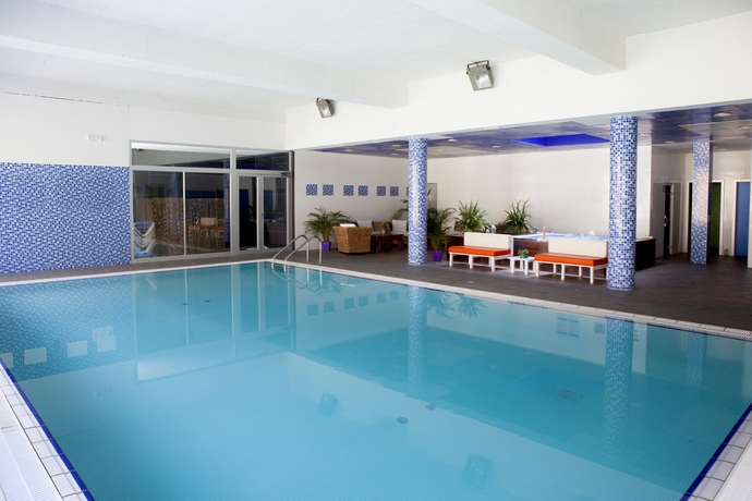 Imagen de la piscina del Apartamentos Ibersol SPA Aqquaria. Foto 13