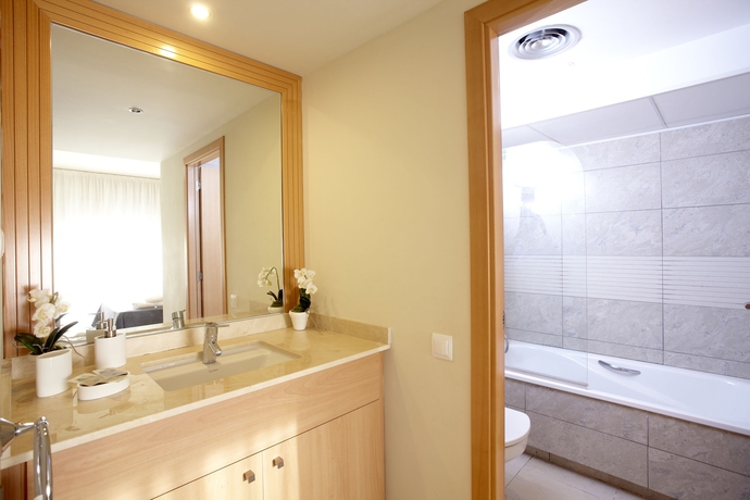 Imagen de la habitación del Apartamentos Ibersol SPA Aqquaria. Foto 10