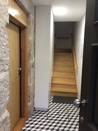 Imagen de los interiores del Apartamentos InSitu Trindade. Foto 17