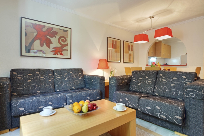 Imagen de los interiores del Apartamentos Infiniti Beach Resort. Foto 12