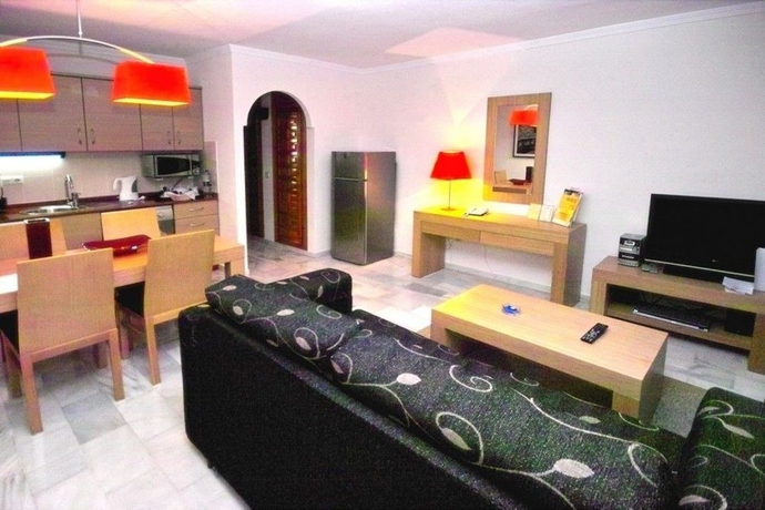 Imagen de los interiores del Apartamentos Infiniti Beach Resort. Foto 13