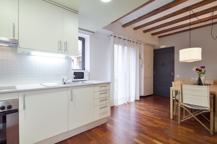 Imagen de los interiores del Apartamentos Inside Barcelona Apartments Esparteria. Foto 16