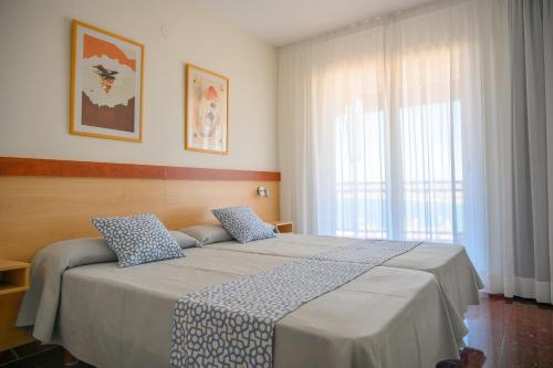 Imagen general del Apartamentos InterSalou Beach. Foto 2