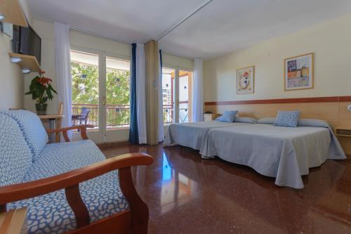 Imagen general del Apartamentos InterSalou Beach. Foto 10