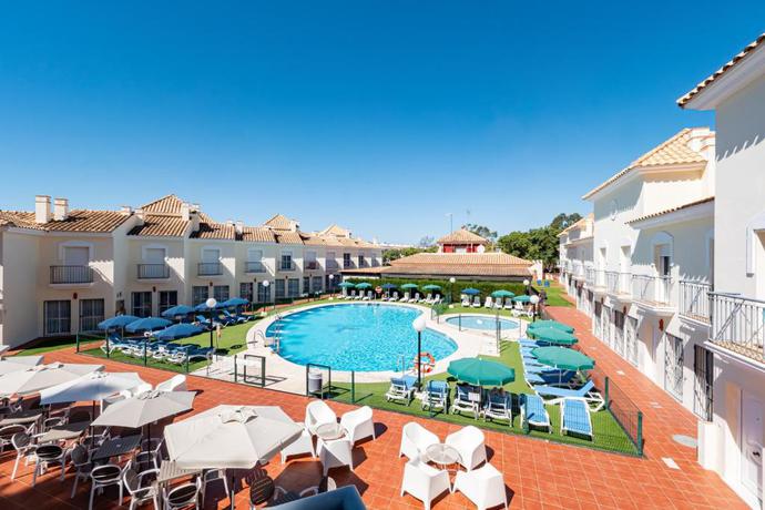 Imagen de la piscina del Apartamentos Interpass Golf Playa Country Club. Foto 13