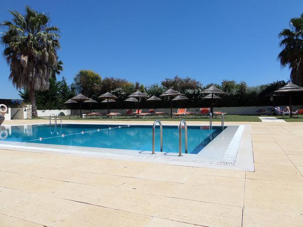 Imagen de la piscina del Apartamentos Interpass Solvau. Foto 12