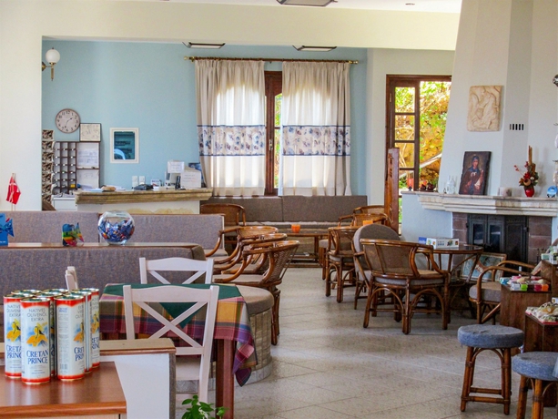 Imagen de los interiores del Apartamentos Irida Hotel. Foto 14