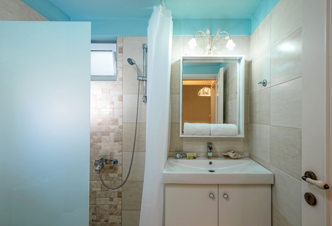 Imagen de la habitación del Apartamentos Irida Hotel. Foto 12