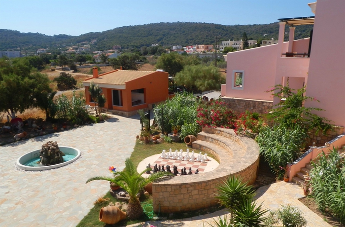 Imagen de los exteriores del Apartamentos Irides Luxury Studios and Apartments. Foto 9