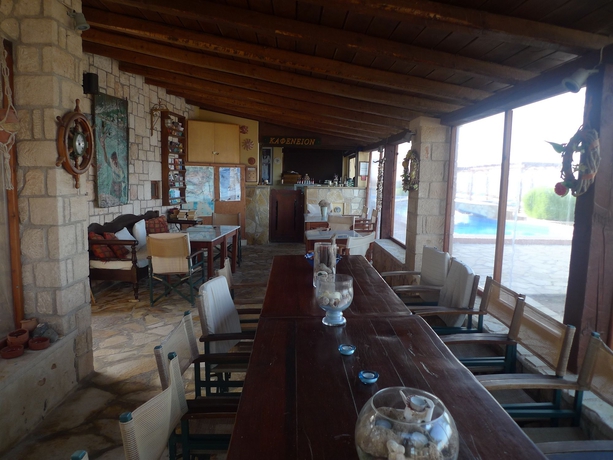 Imagen de la piscina del Apartamentos Irides Luxury Studios and Apartments. Foto 14