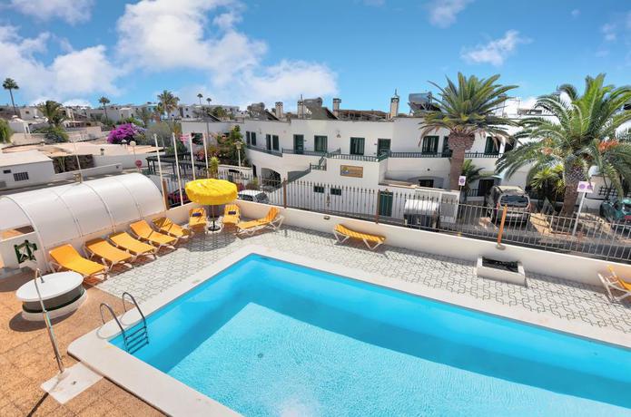 Imagen de la piscina del Apartamentos Isabel, Puerto del Carmen. Foto 17