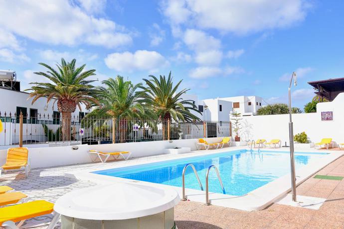 Imagen de la piscina del Apartamentos Isabel, Puerto del Carmen. Foto 18