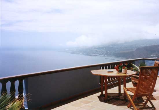 Imagen de los exteriores del Apartamentos Isla Encantada. Foto 3