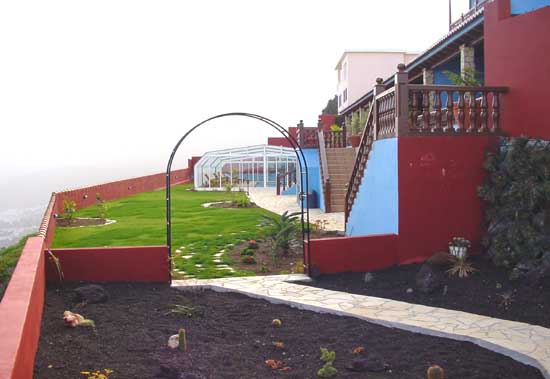 Imagen de los exteriores del Apartamentos Isla Encantada. Foto 4