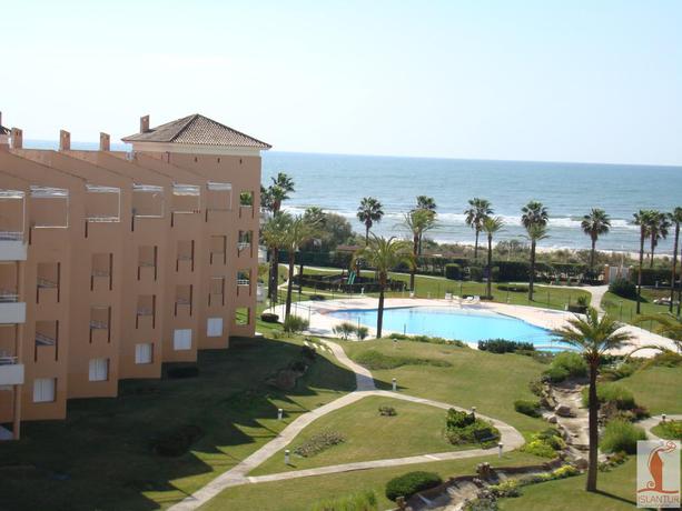 Imagen de los exteriores del Apartamentos Islantur Las Américas. Foto 10