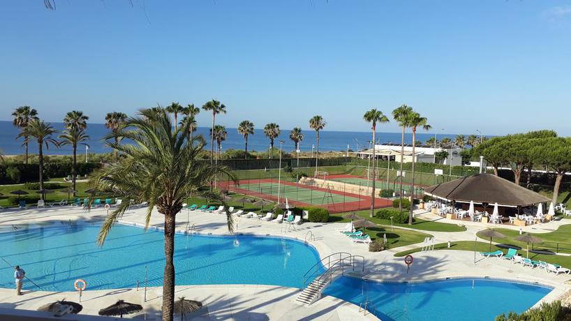 Imagen de la piscina del Apartamentos Islantur Las Américas. Foto 13